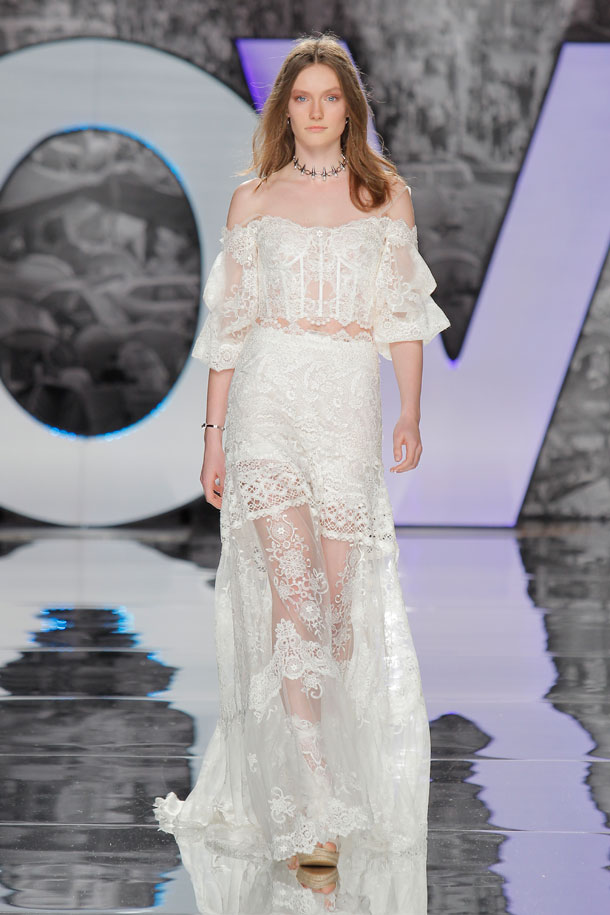 ilovebrides.pt Yolan Cris 2018 Barcelona Bridal Fashion Week 2017